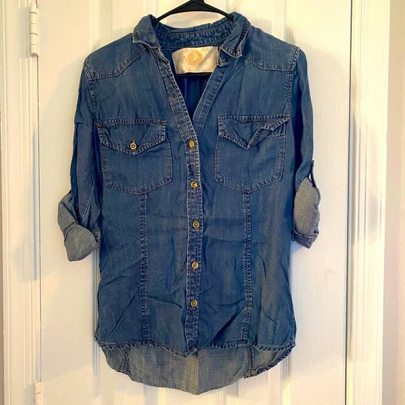 Bella Dahl Women’s Chambray Shirt - Picture 1 of 2